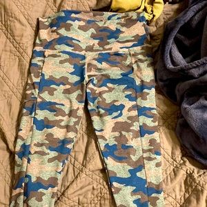 Yoga pants never worn